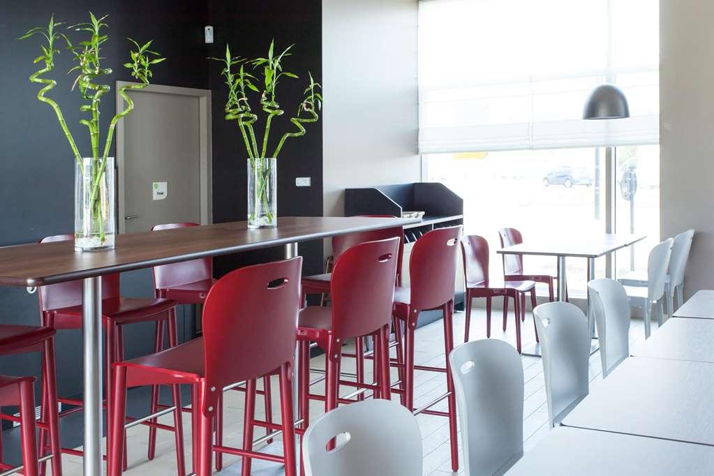 Campanile Rennes Sud - Jacques Hotel 3*